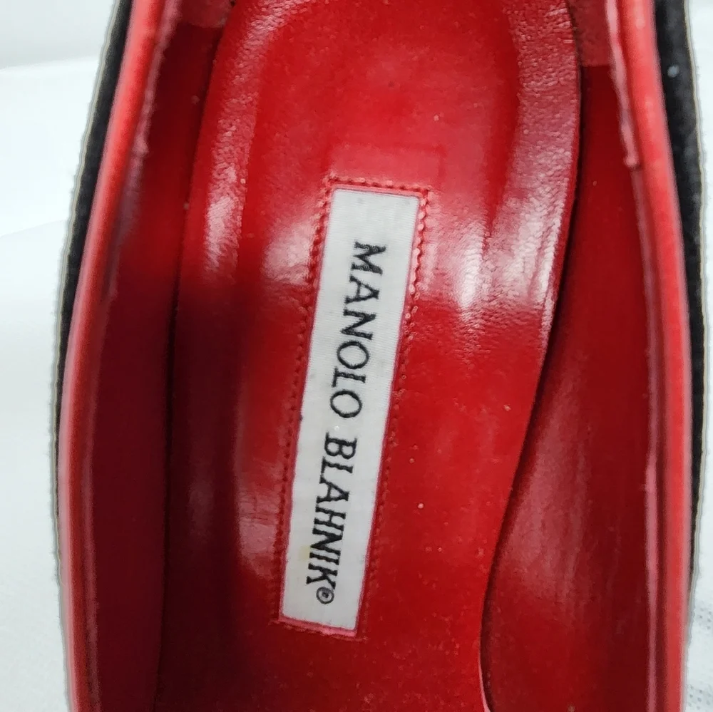 Manolo Blahnik Black Leather Pumps 35